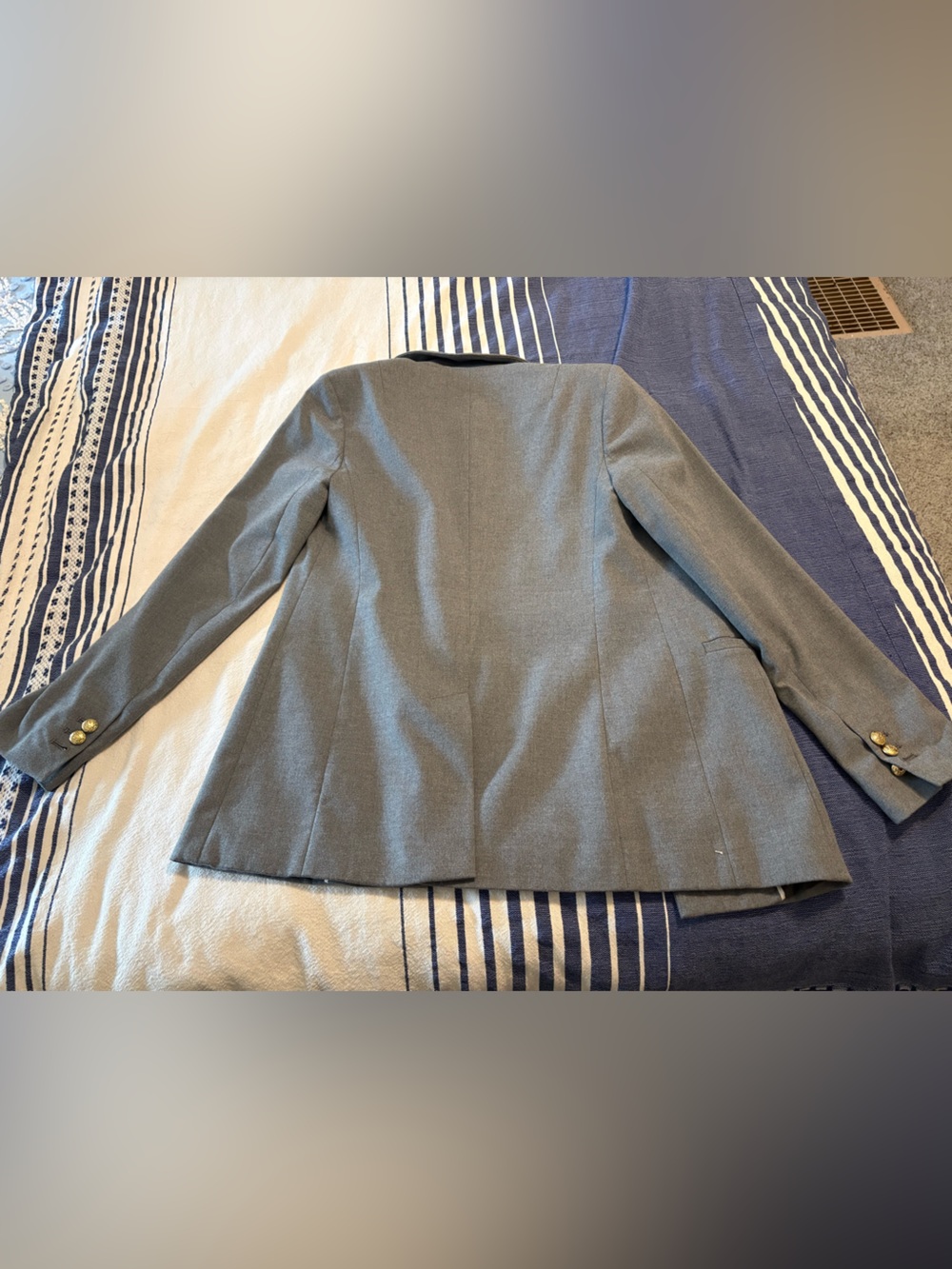 Banana Republic Boyfriend Blazer Grey with Gold Buttons size 2 - Picture 5 of 10